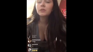 white girl with fat booty twerking in leggings on instagram live