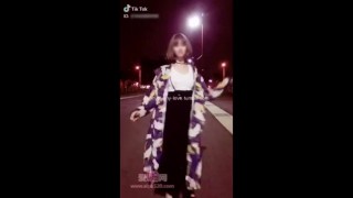 最近抖音爆红小姐姐影片 9