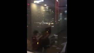 刚满18岁小骚货窗前被暴力后入，爽到失神