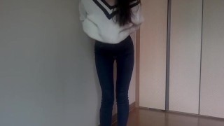 Chinese slim chick finger herself