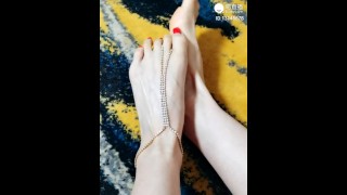 chinese girl foot