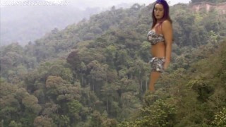 Queen Kong catches a new man