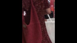 偶遇逛街的李小璐狂跟了十多分钟才抄到裙底