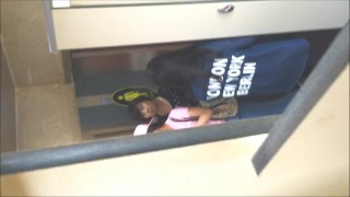 38.阿米CP:厕所偷拍粉色网红模特极品露脸尿尿