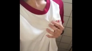 高中萌妹校内厠所自己來