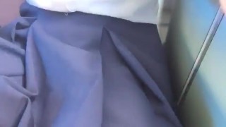 通学中のバスでオナるJK
