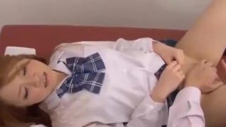 El Doctor me masturbó la vagina y me curé