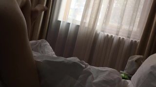 清明节小长假大一师妹小女友家里没有人上她家把她给日了