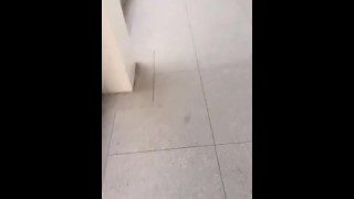 【上课搞黄播】大学政治讲三大攻坚战和五位一体总布局，学生妹子竟在底下玩跳蛋