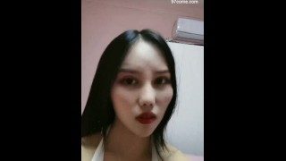 顏值不錯美女健身小西戶外和炮友車震大秀 車內口交啪啪